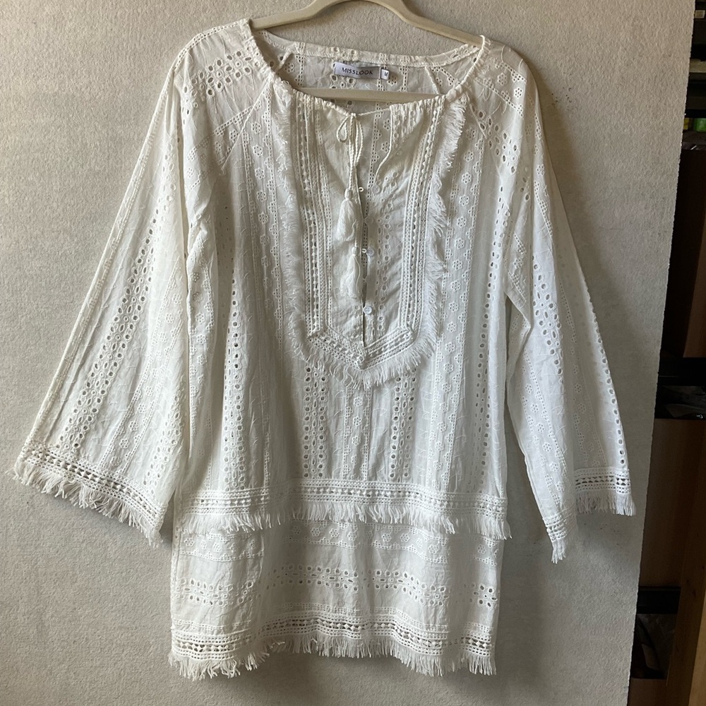 Misslook top. White eyelet and fringe. Size M